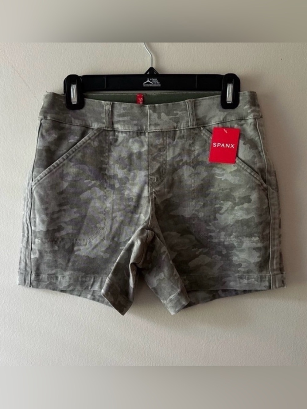 Spanx Twill Shorts Womens Small NWT Camo Pull On 5" Stretch tummy shaping
